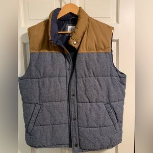 Men’s L Gap Vest - Like New!